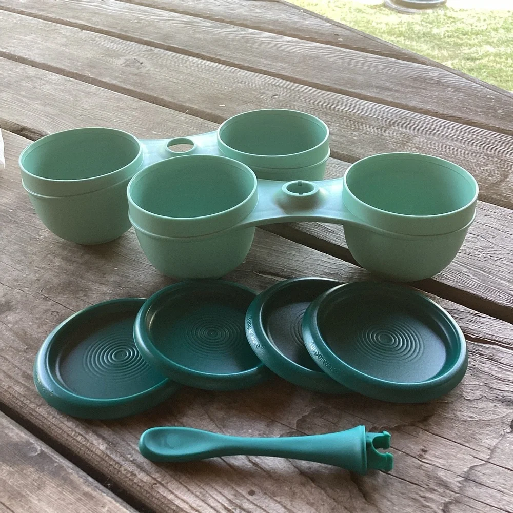Tupperware Condiment server in green
